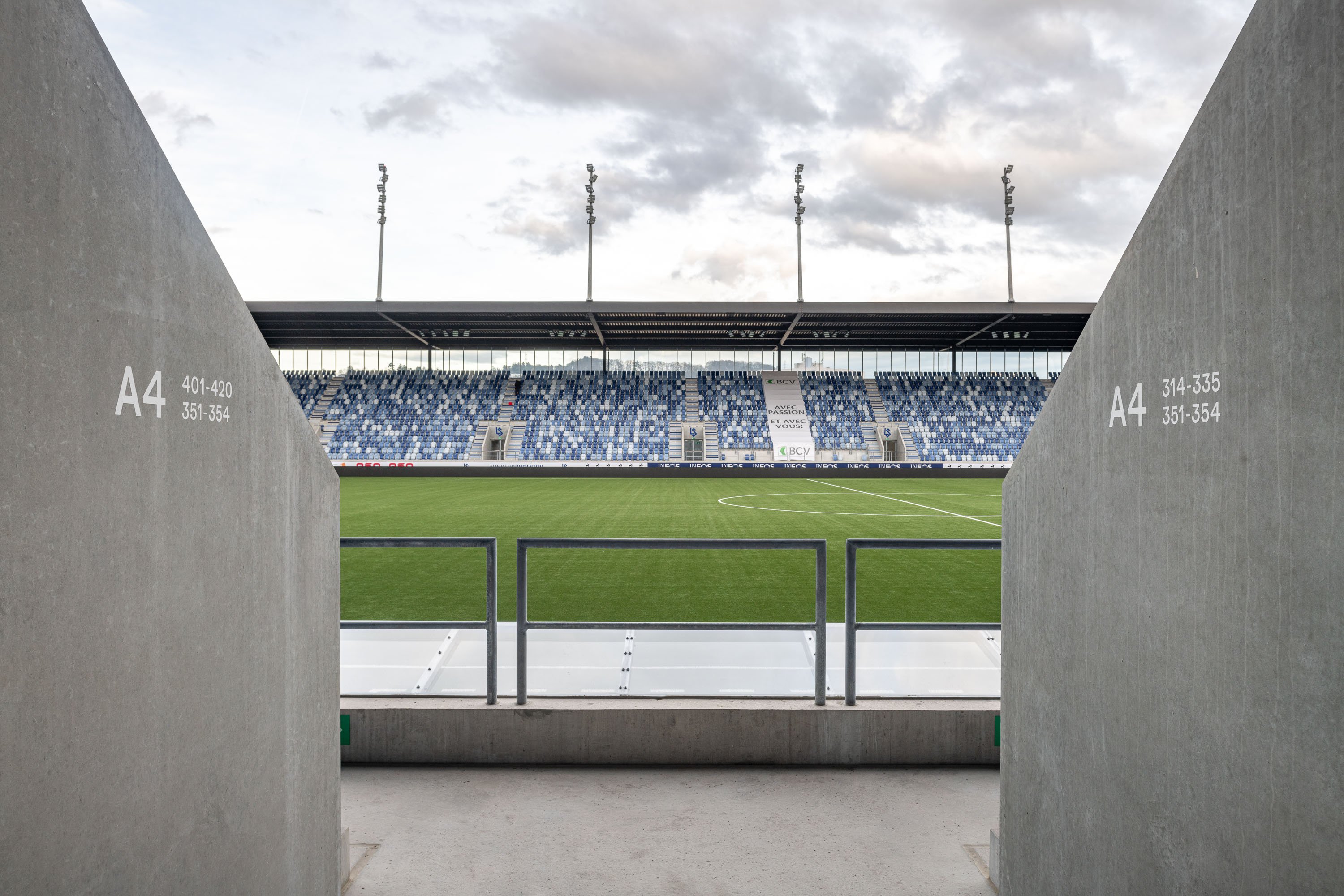 kong signaletik stade de la tuiliere lausanne 2020