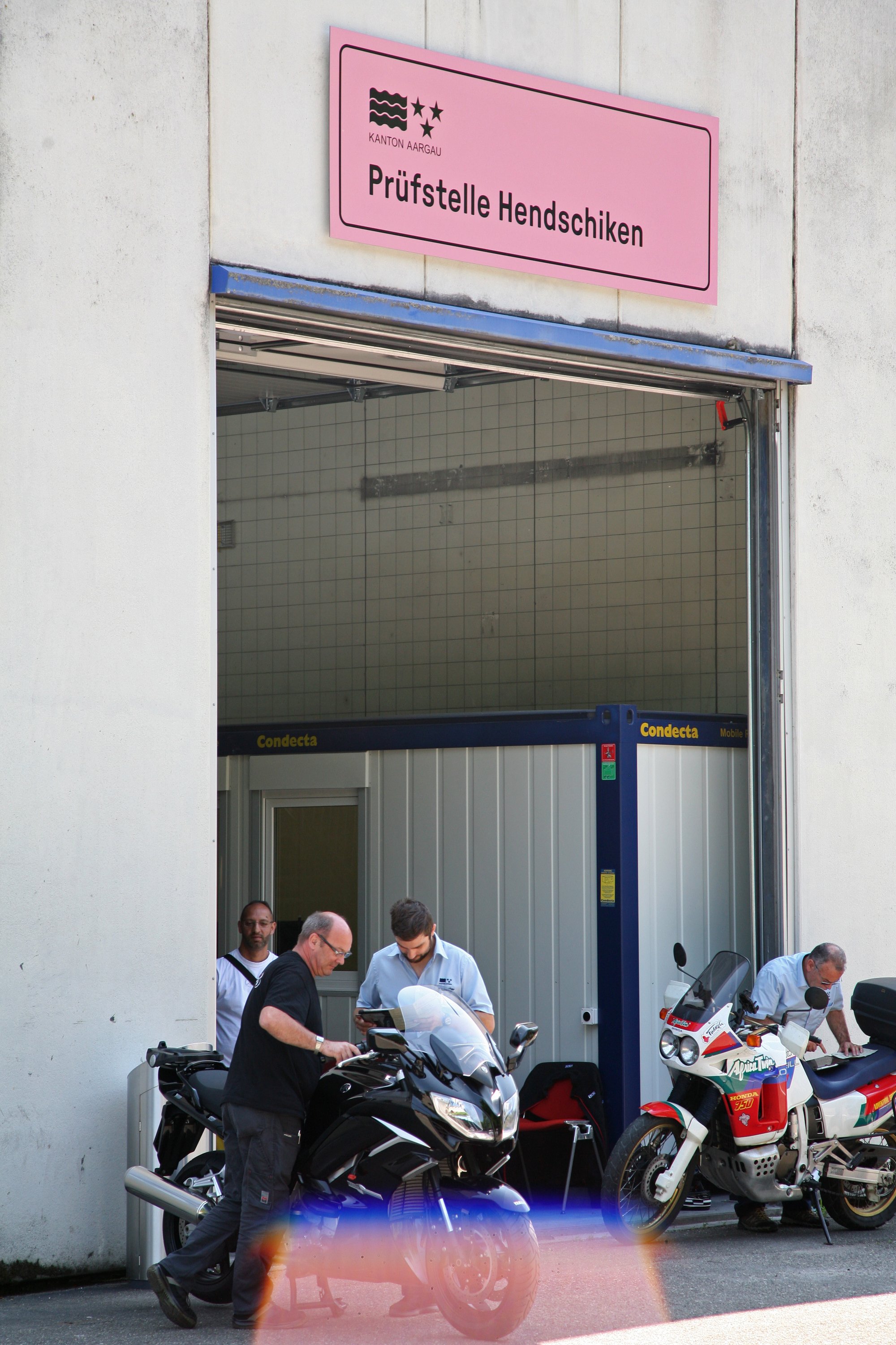 kong signaletik wayfinding strassenverkehrsamt aarau hendschiken 2023