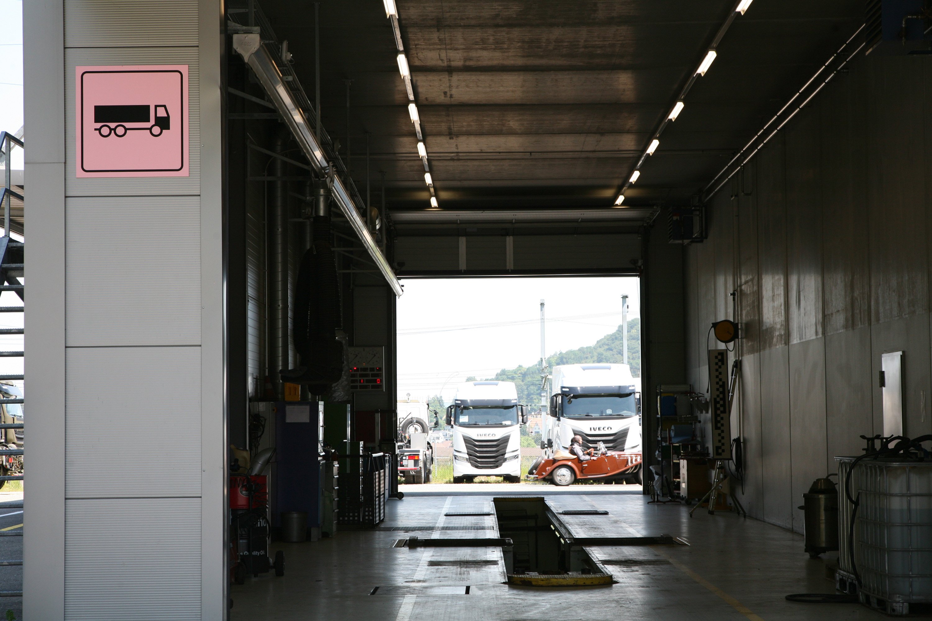 kong signaletik wayfinding strassenverkehrsamt aarau hendschiken 2023