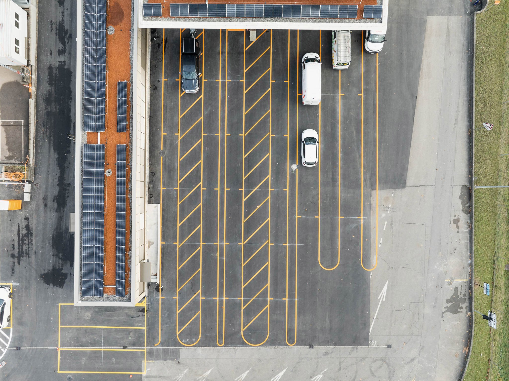 kong signaletik wayfinding strassenverkehrsamt aargau schafisheim 2025