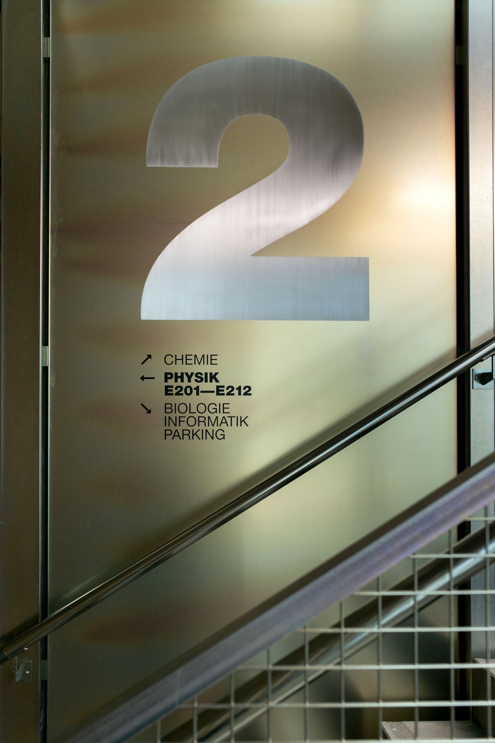 kong signaletik wayfinding kantonsschule limmattal zürich 2025